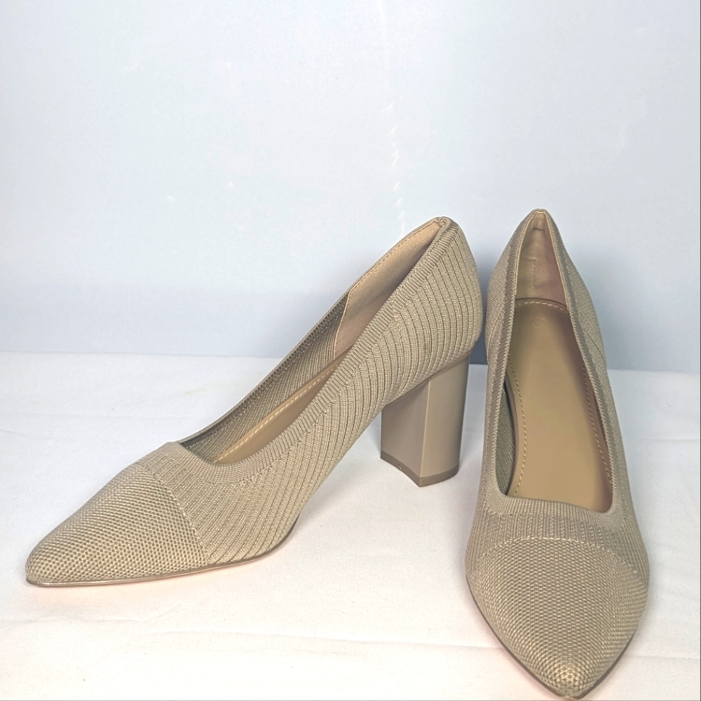 NEW Coutgo Womens Knit Pump Closed Pointed Toe Sz 11 taupe